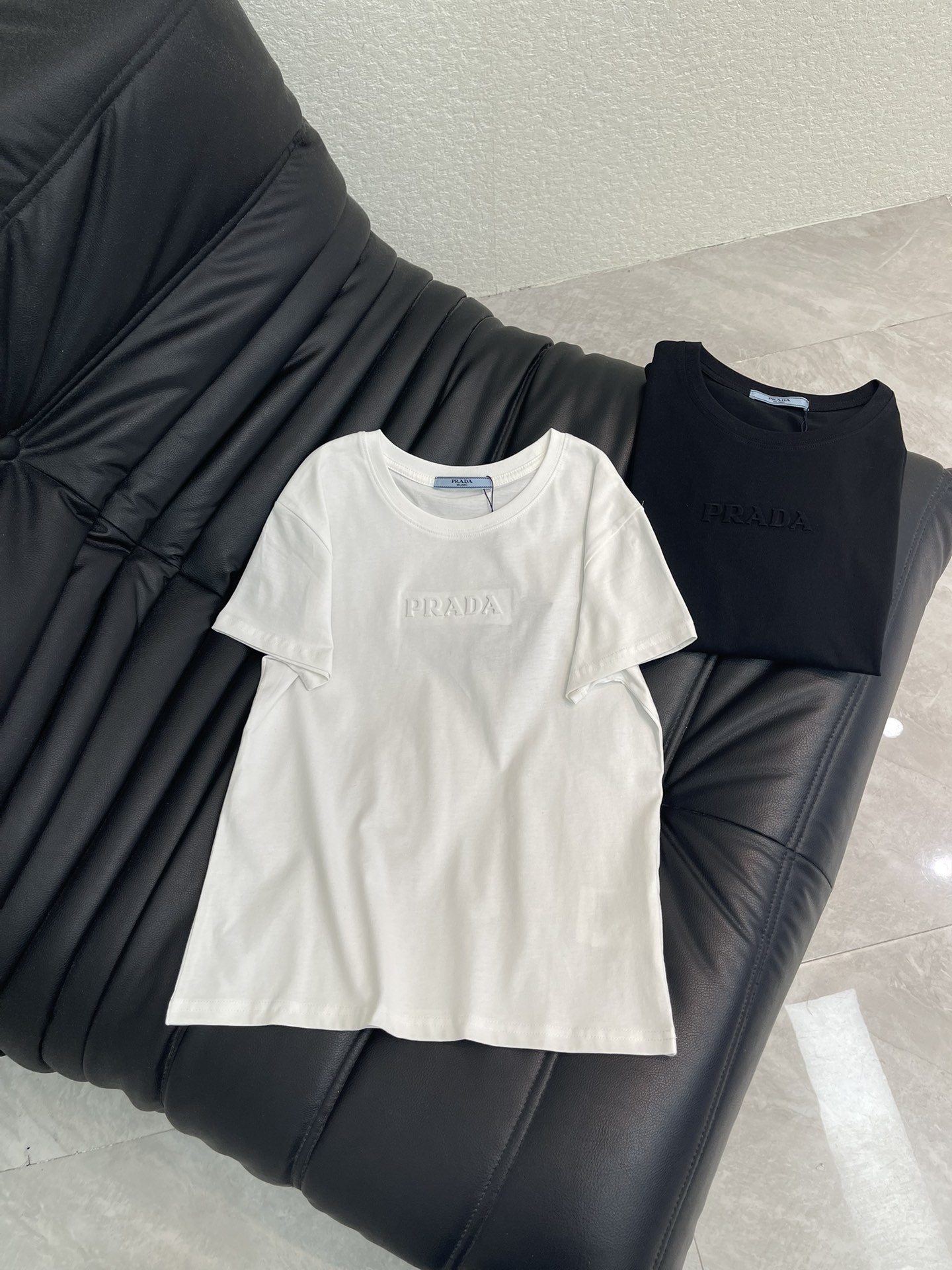 Women's short sleeves
